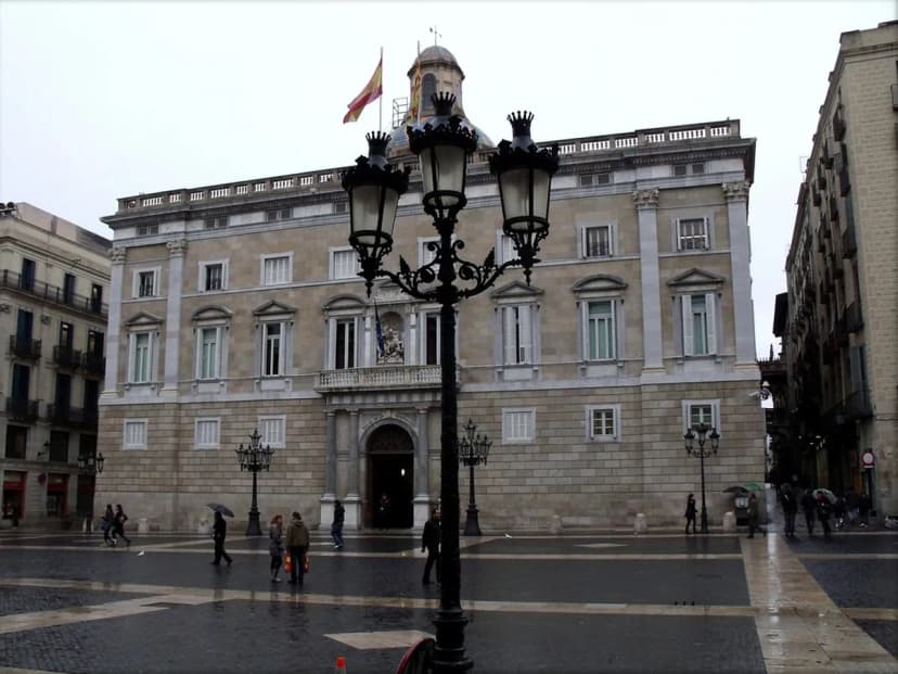 Gothic Quarter (barri Gotic) Visitor Guide Travel Guide