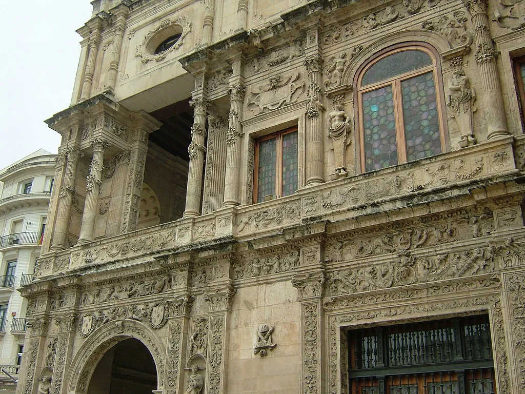 Other Affordable Accommodation Types (Hostels & Apartments) in Seville, Spain
