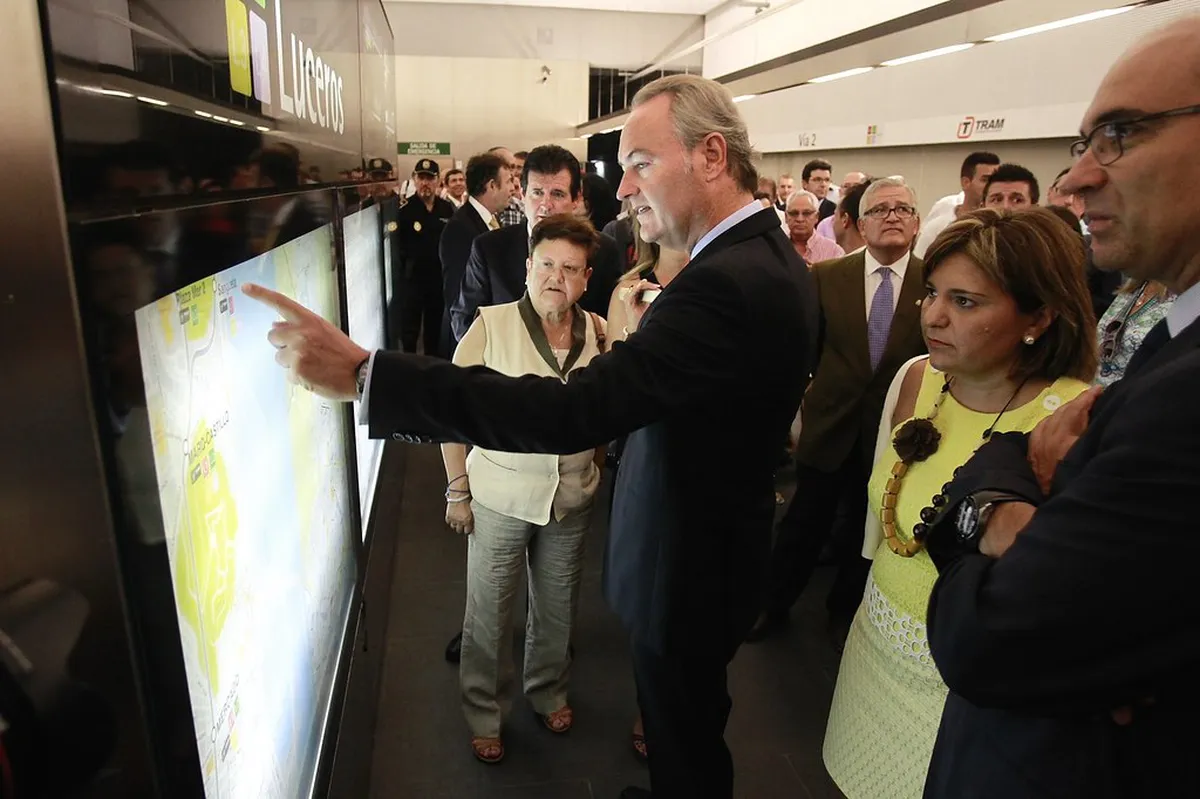 Understand TRAM Metropolitano in alicante, Spain