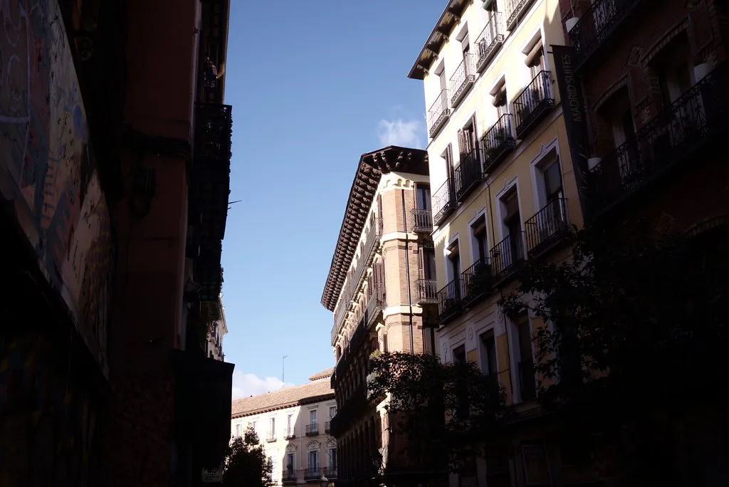 Metro Line 8: Fast and Self-Contained in Madrid, Spain